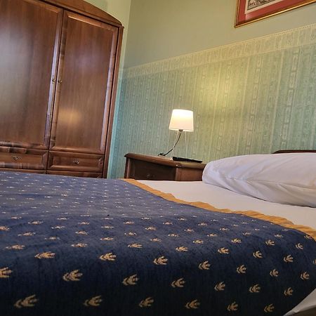 Hostel Bialoleka - Darmowy Parking, Szybkie Wifi! Warszawa Exteriör bild