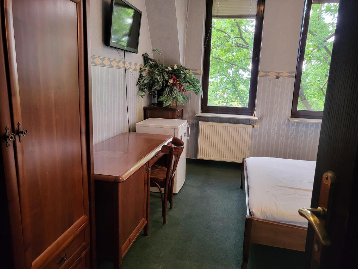 Hostel Bialoleka - Darmowy Parking, Szybkie Wifi! Warszawa Exteriör bild
