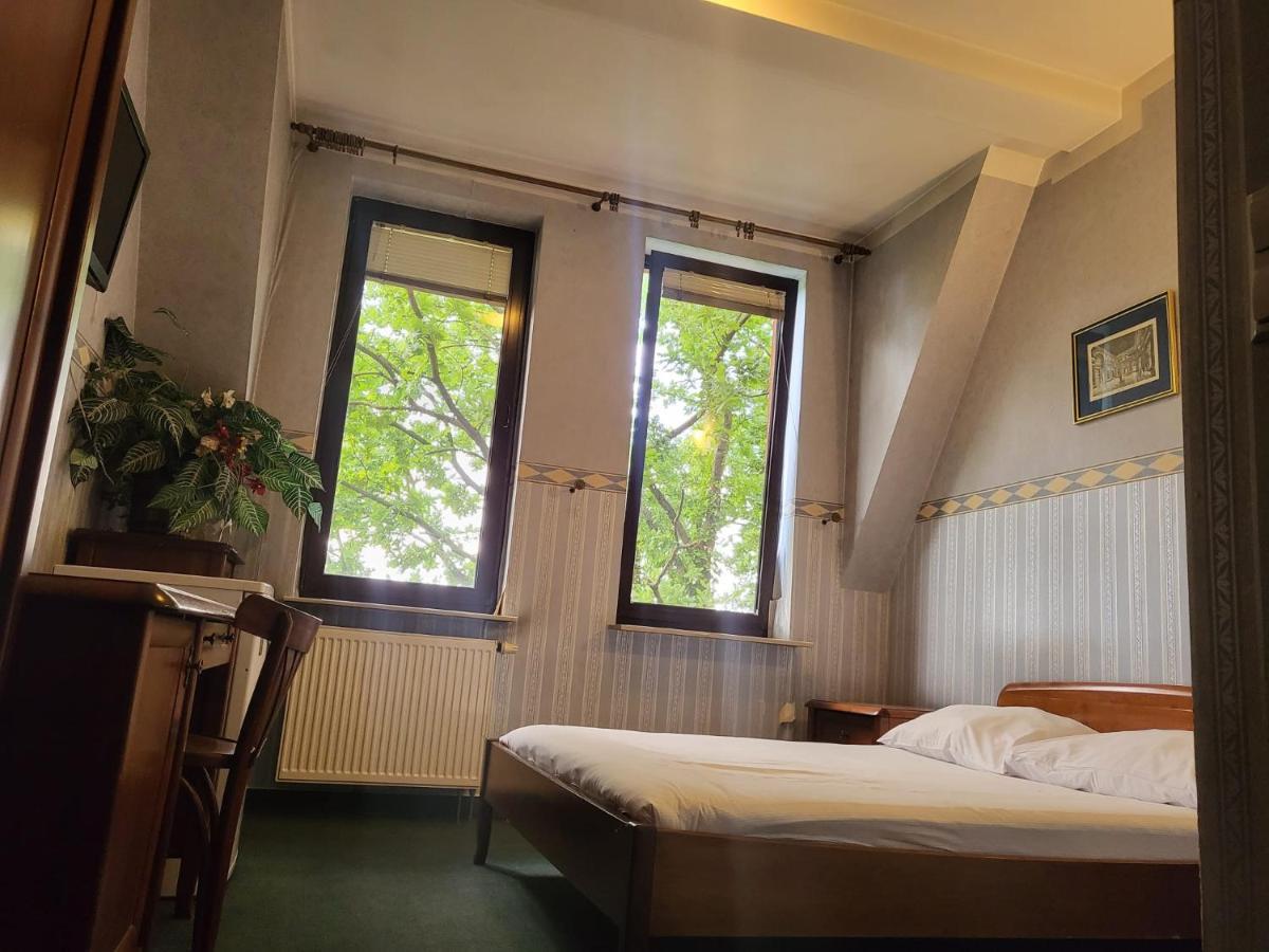 Hostel Bialoleka - Darmowy Parking, Szybkie Wifi! Warszawa Exteriör bild